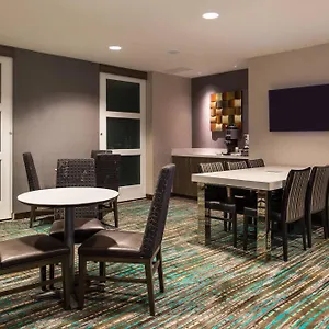Hotel By Marriott St. Louis Westport